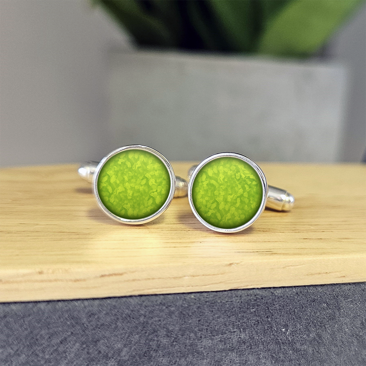 GREEN