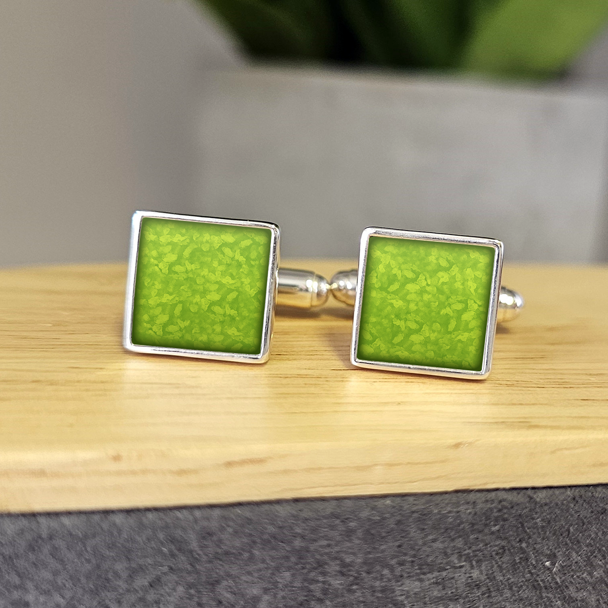 GREEN