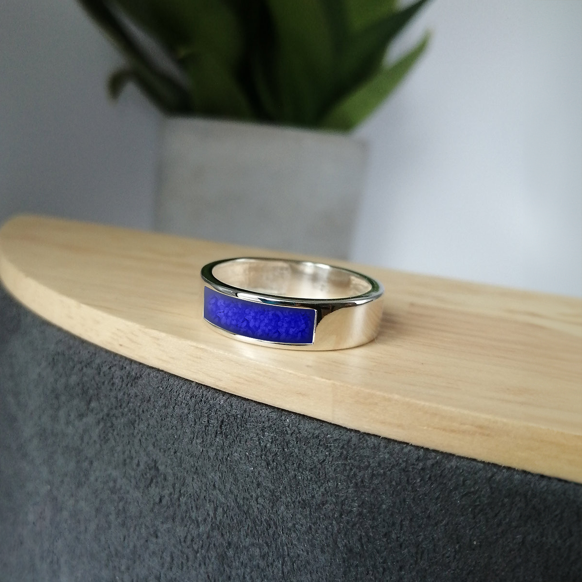 ROYAL BLUE
