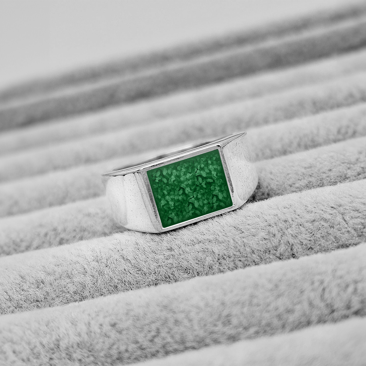 EMERALD GREEN