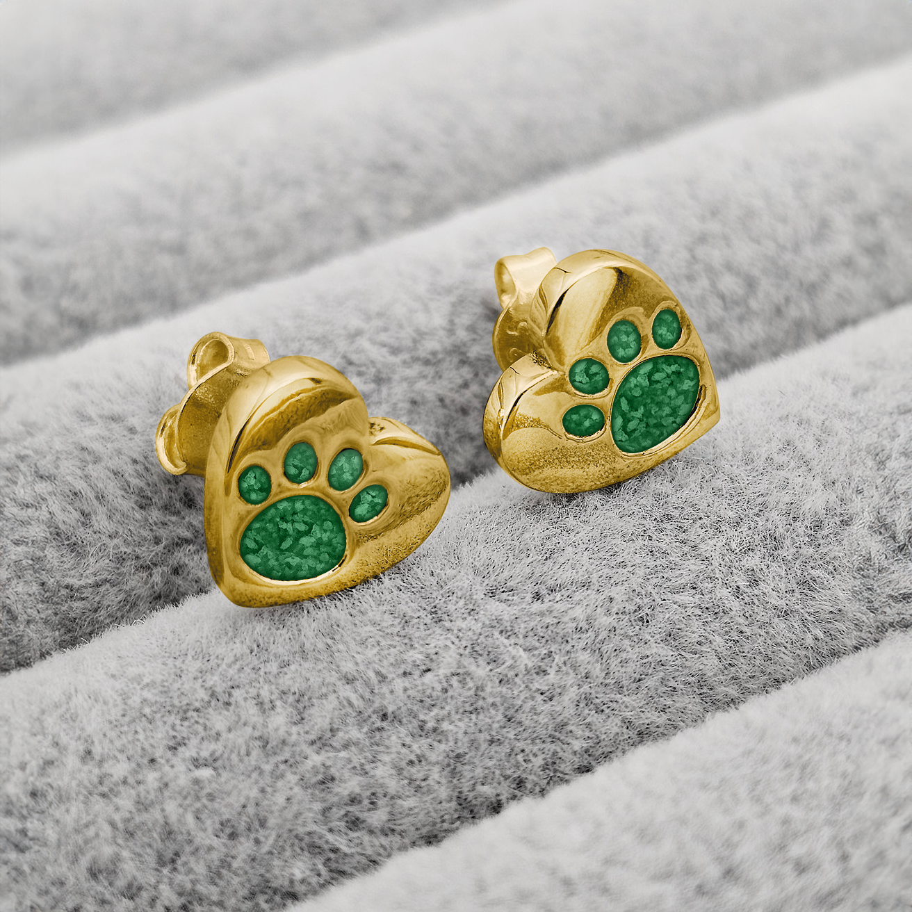 EMERALD GREEN