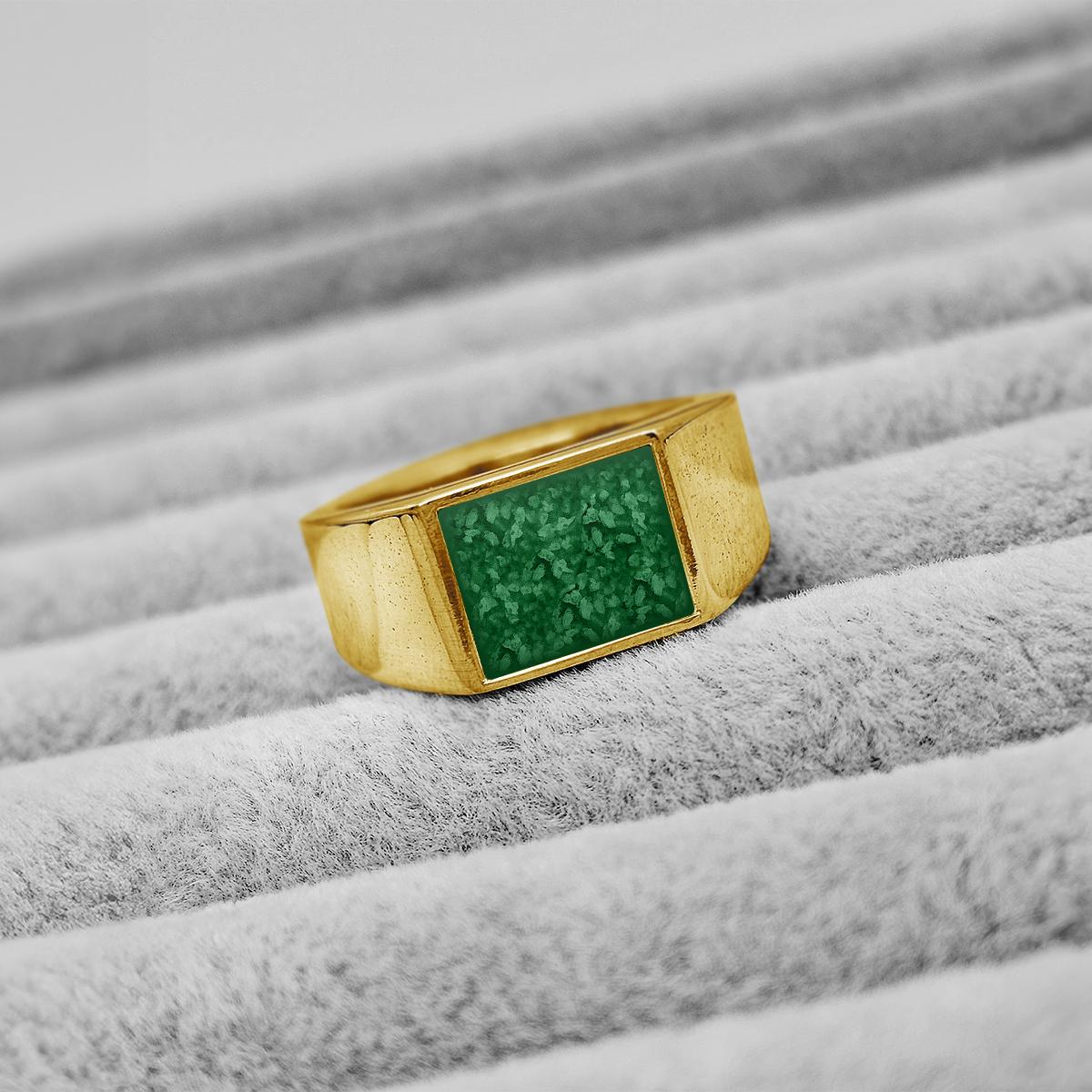 EMERALD GREEN