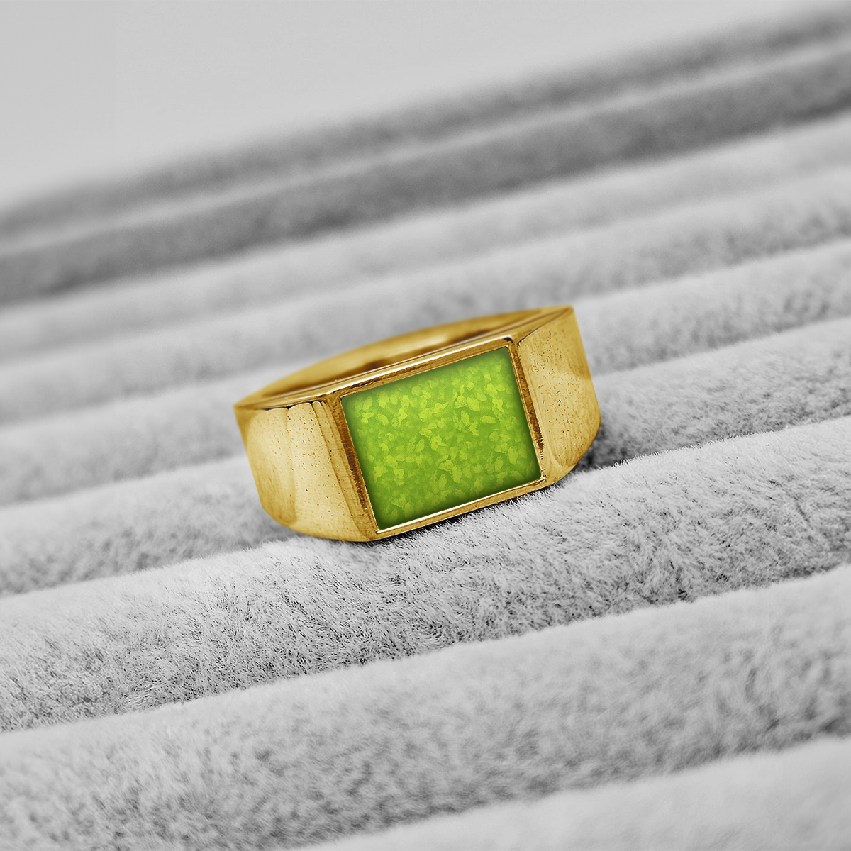 GREEN