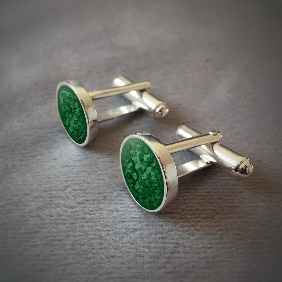 EMERALD GREEN