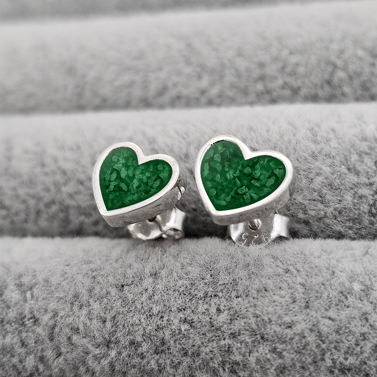 EMERALD GREEN