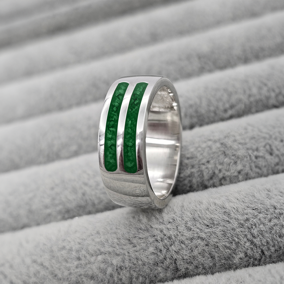 EMERALD GREEN