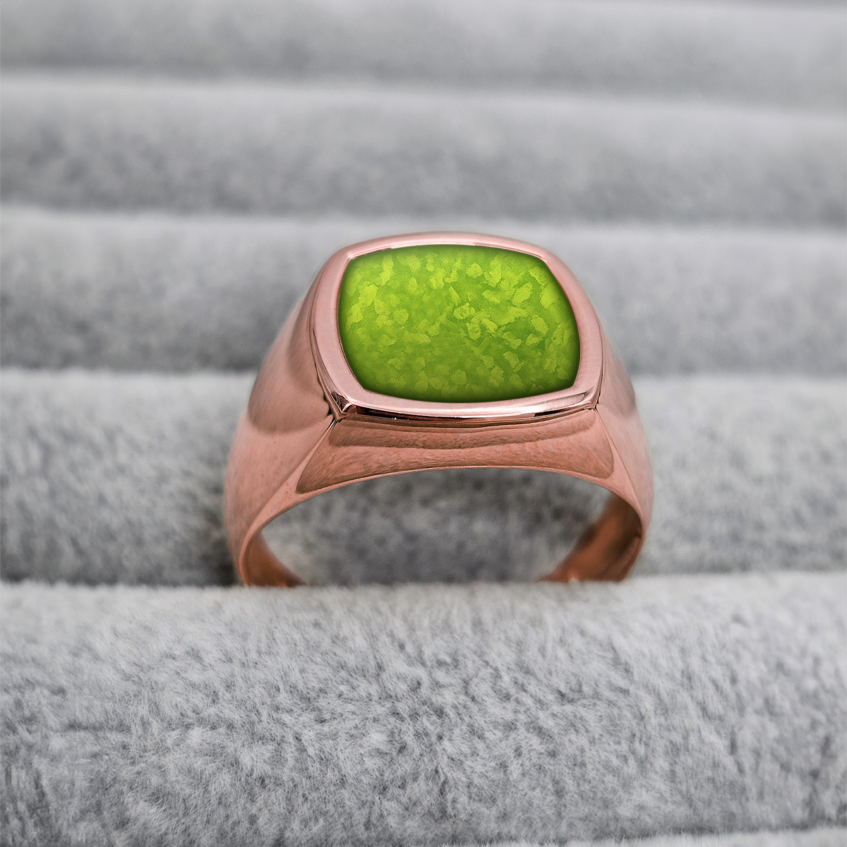GREEN