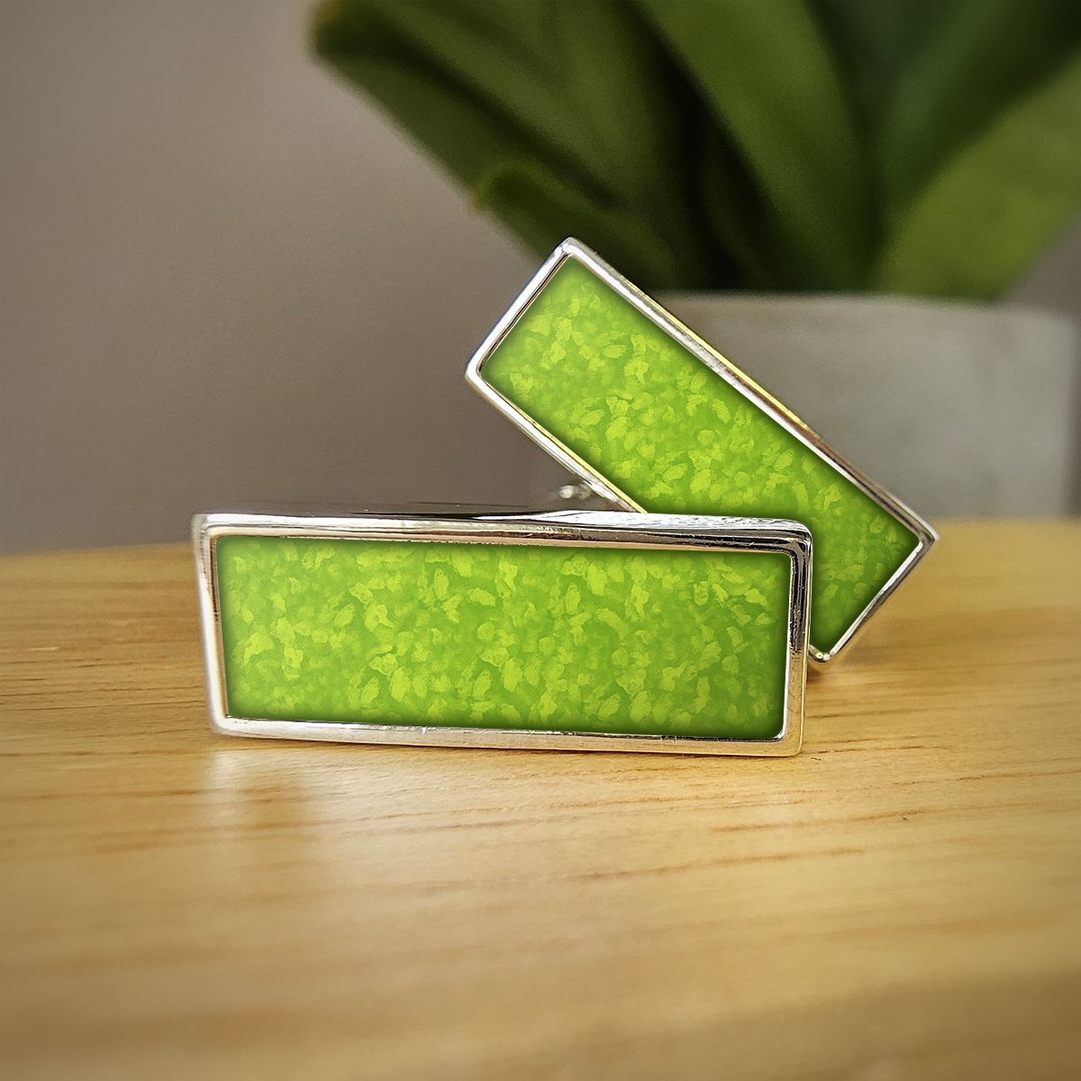 GREEN