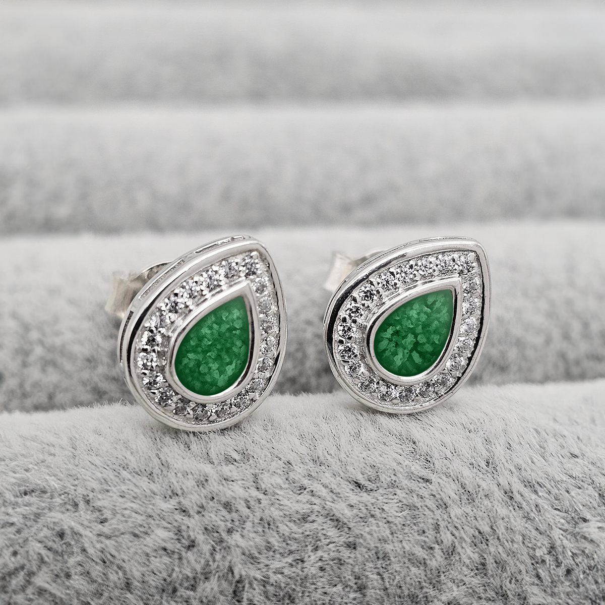 EMERALD GREEN