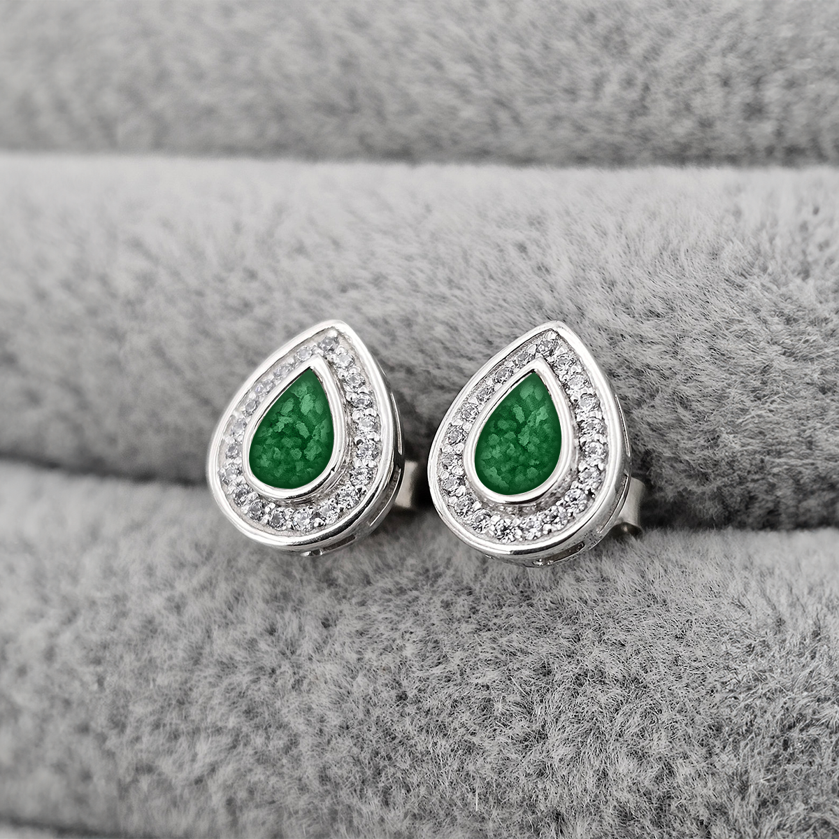 EMERALD GREEN