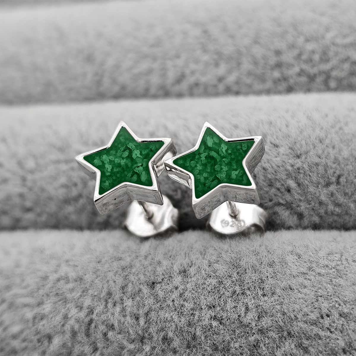 EMERALD GREEN