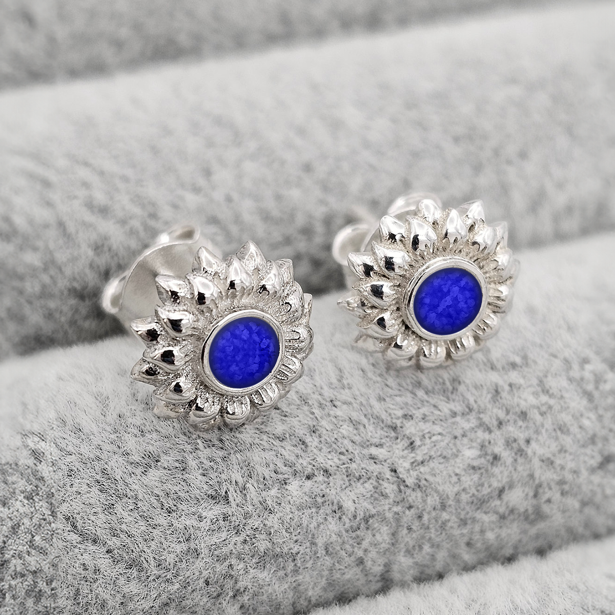 ROYAL BLUE