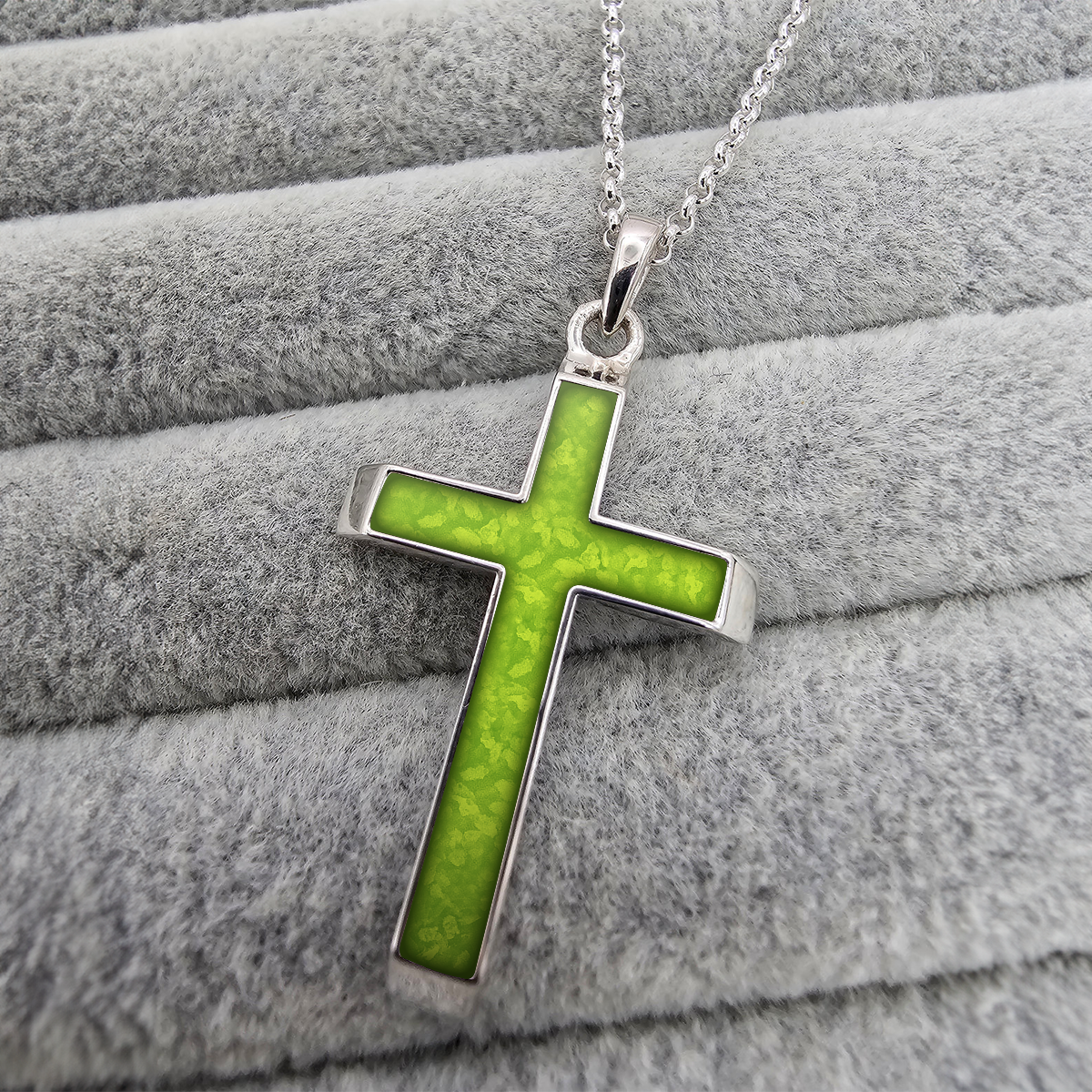 GREEN