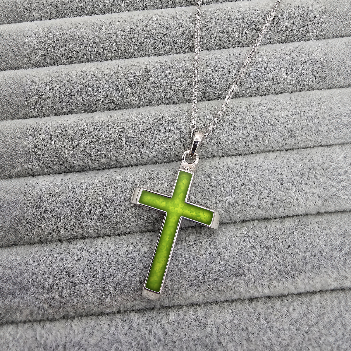 GREEN