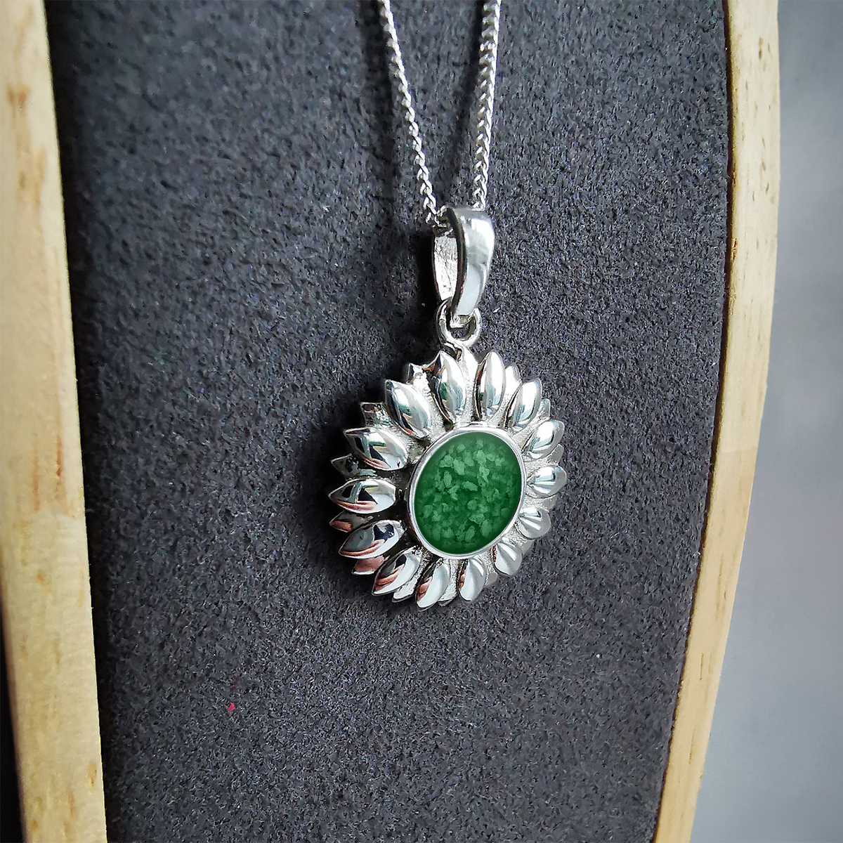 EMERALD GREEN