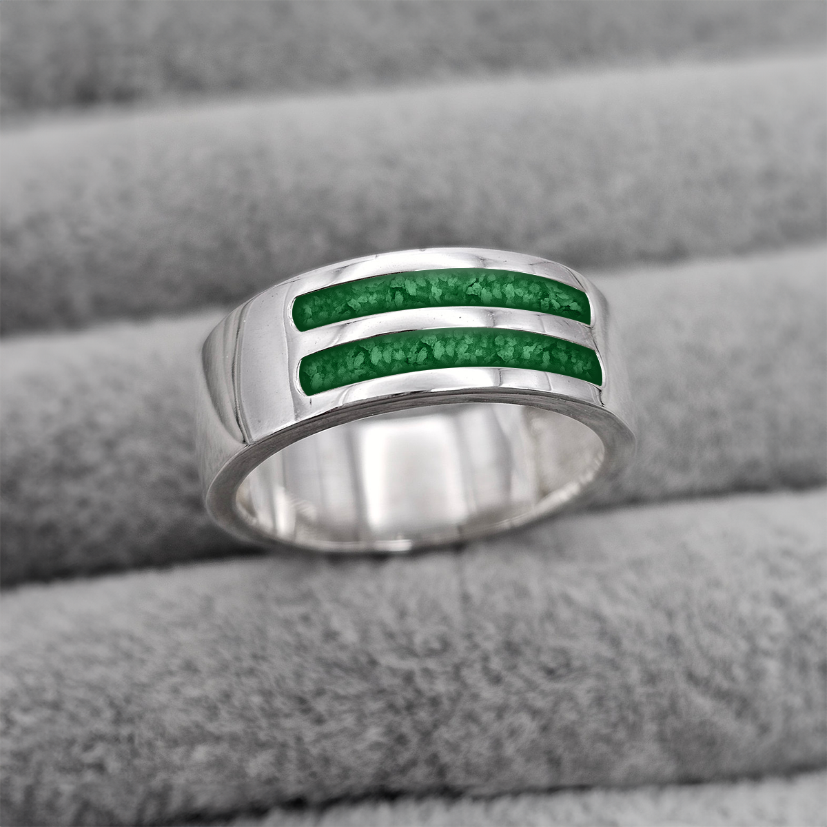 EMERALD GREEN