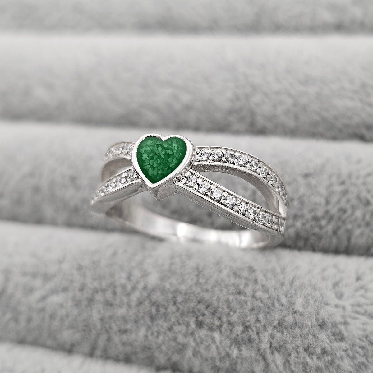 EMERALD GREEN