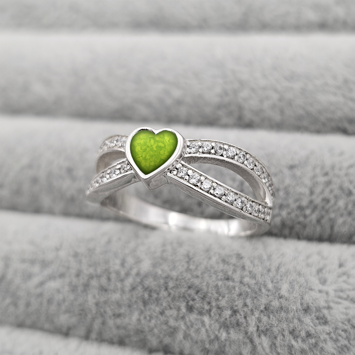 GREEN