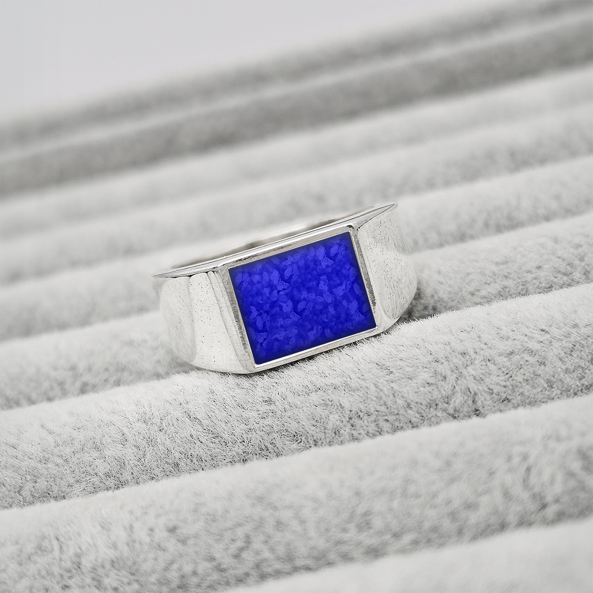 ROYAL BLUE