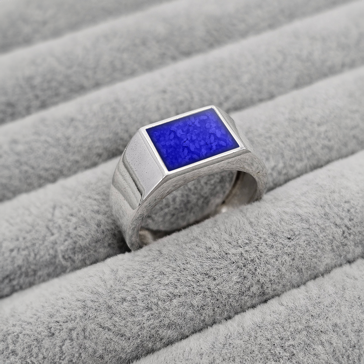 ROYAL BLUE