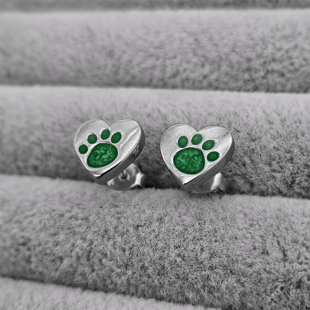 EMERALD GREEN