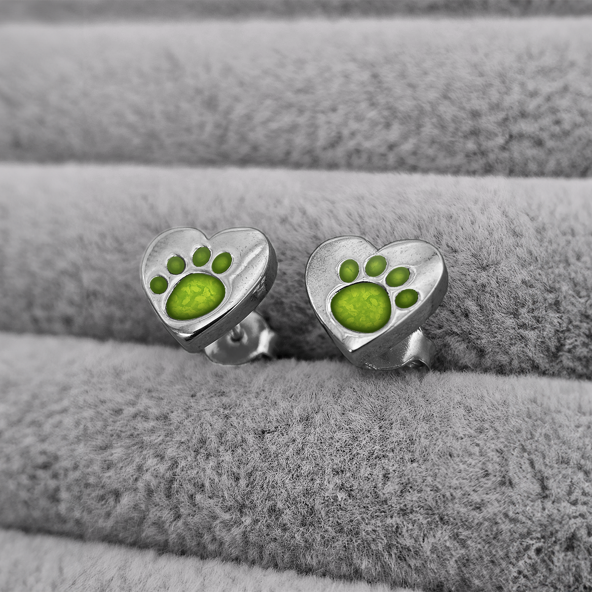 GREEN