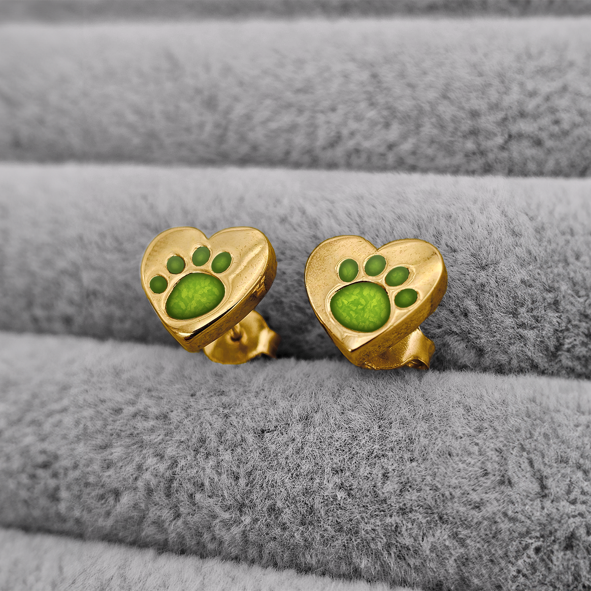 GREEN