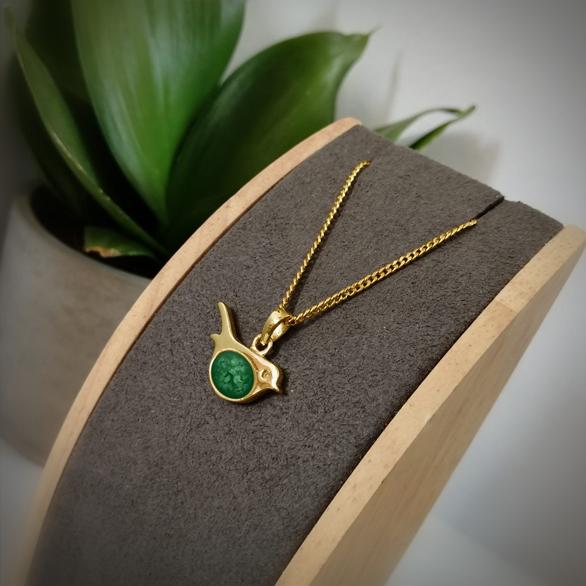 EMERALD GREEN