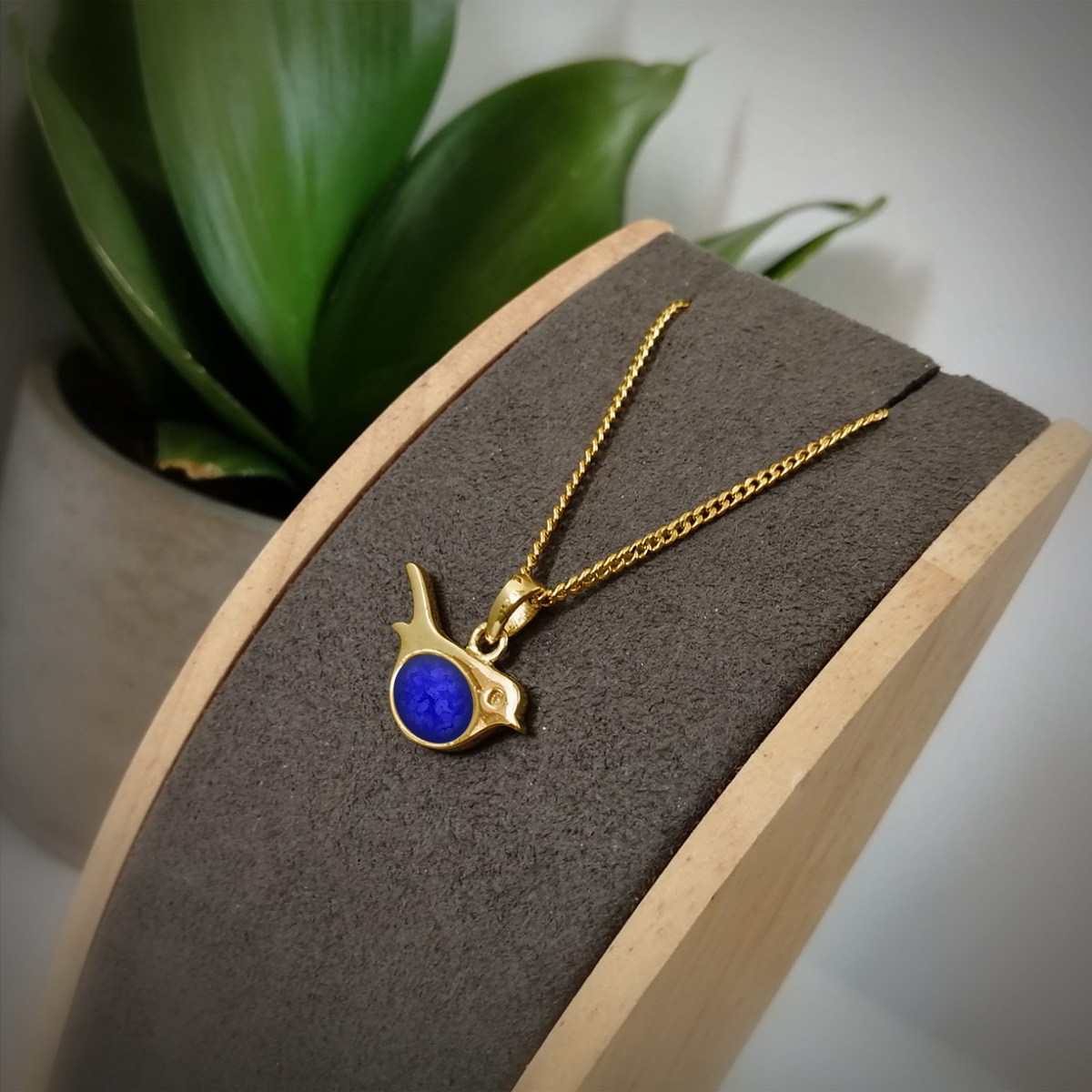 ROYAL BLUE