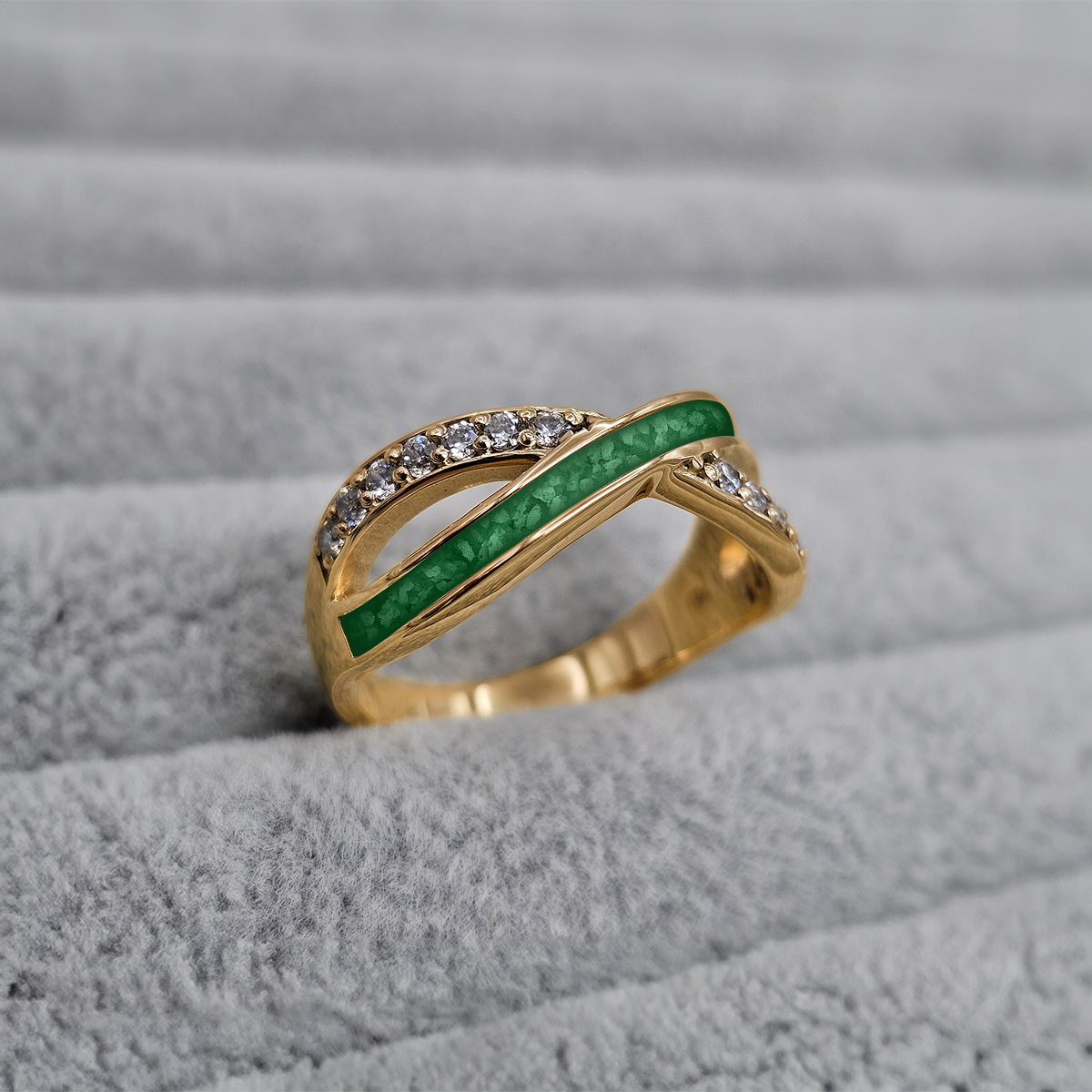 EMERALD GREEN