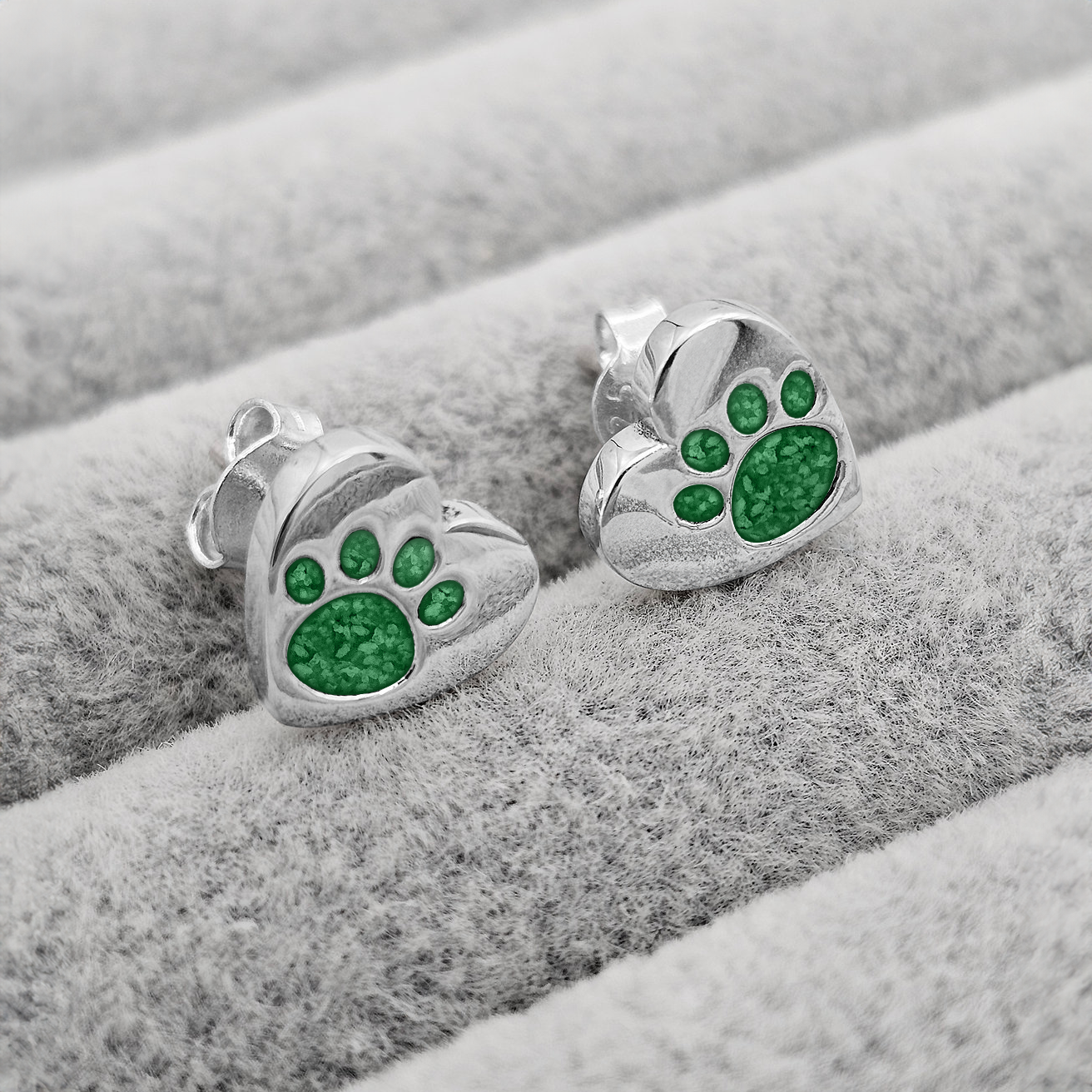 EMERALD GREEN