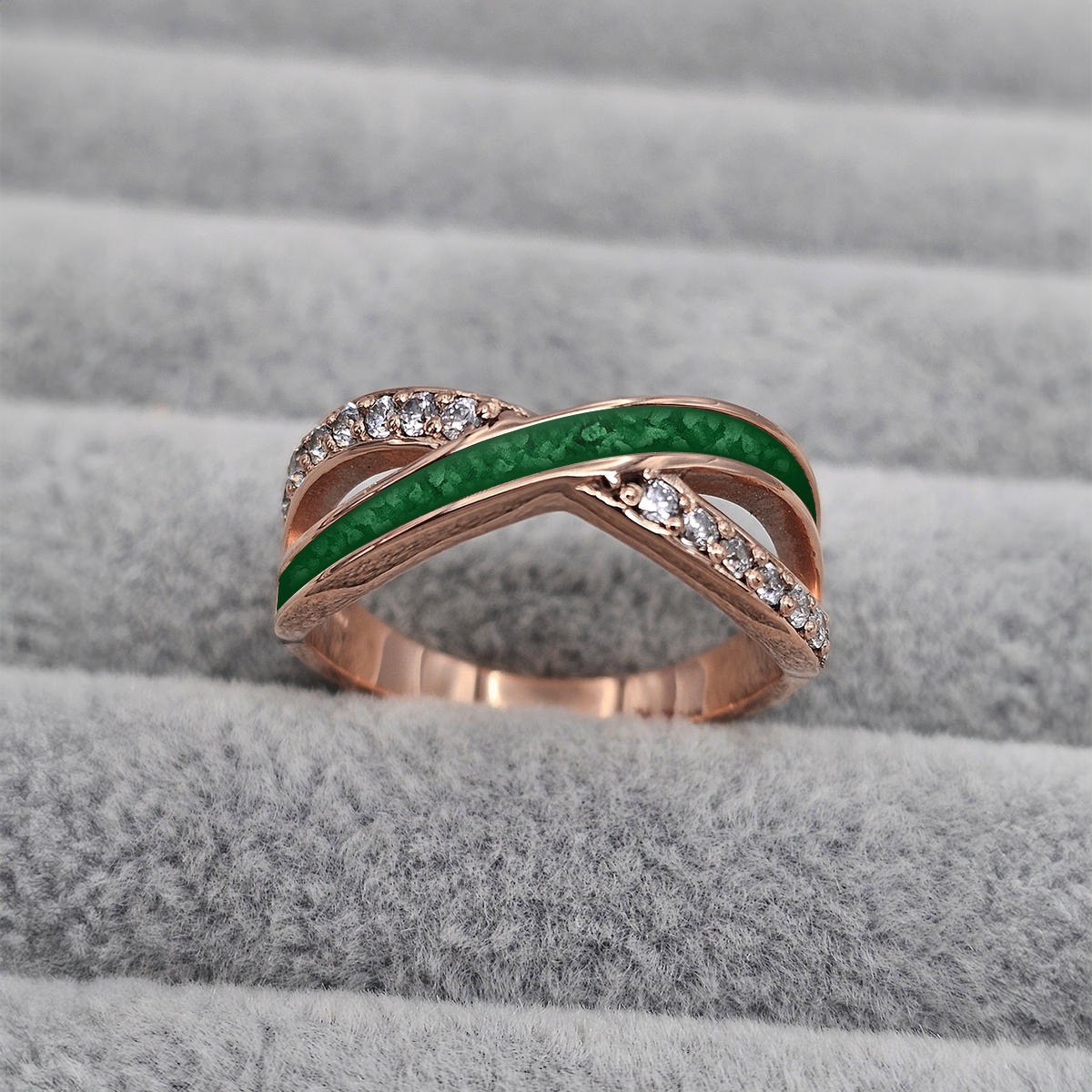 EMERALD GREEN