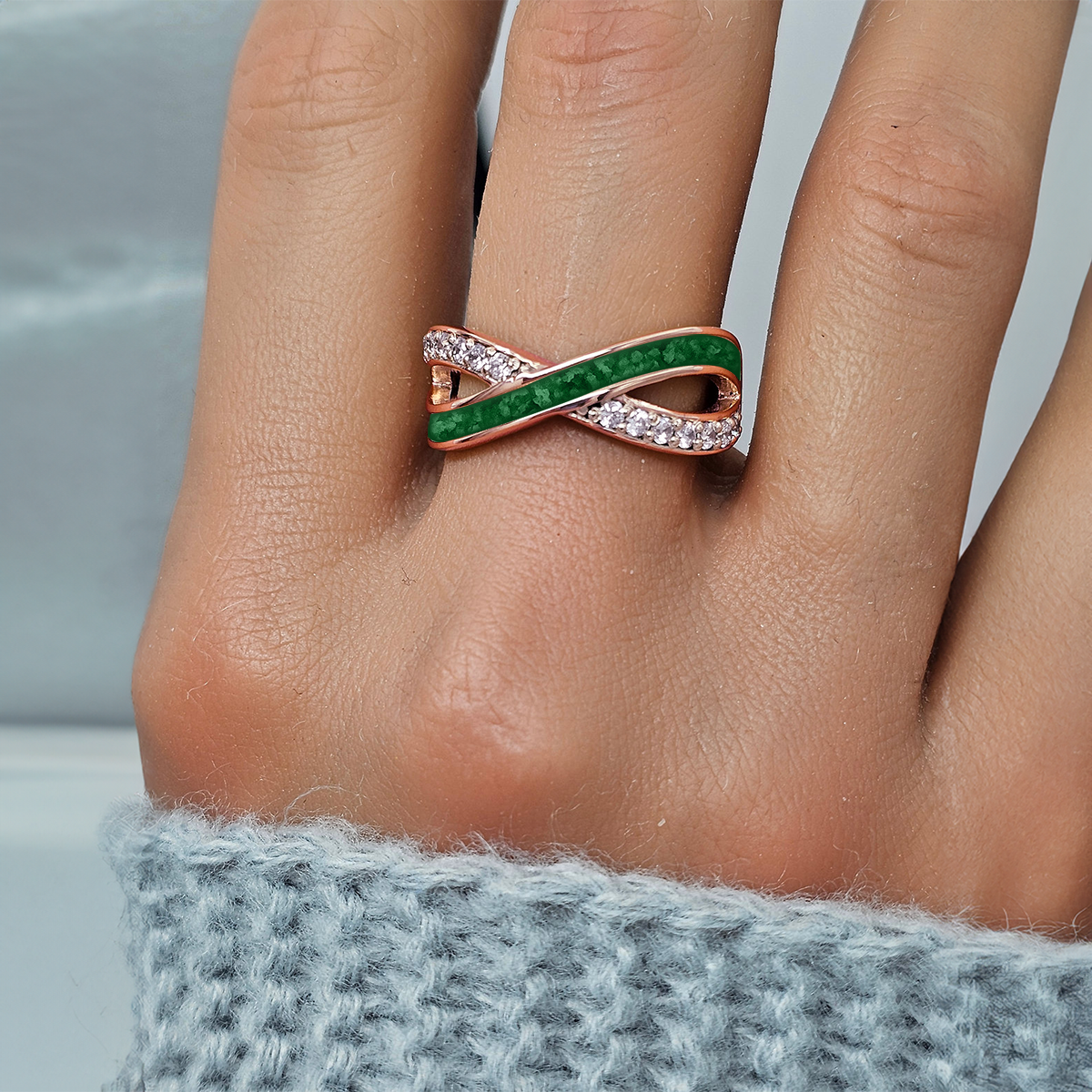 EMERALD GREEN