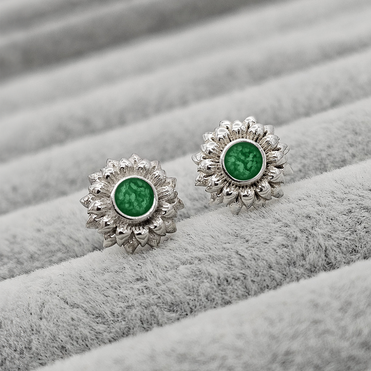 EMERALD GREEN