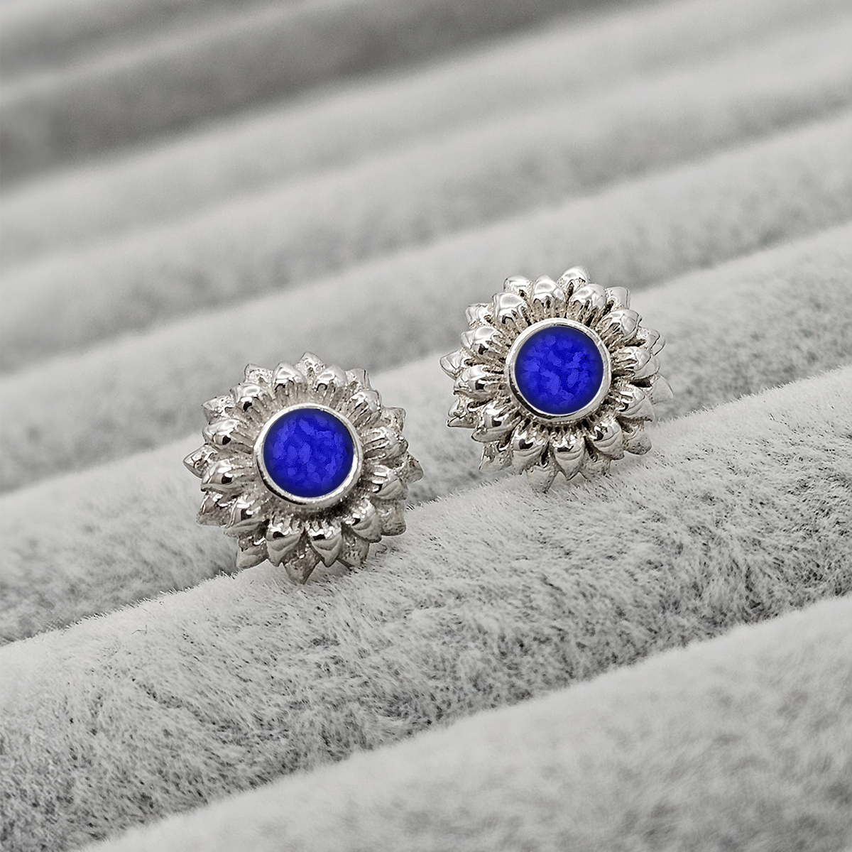 ROYAL BLUE