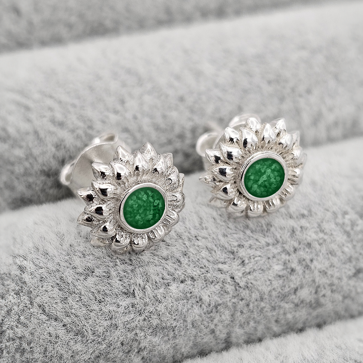 EMERALD GREEN