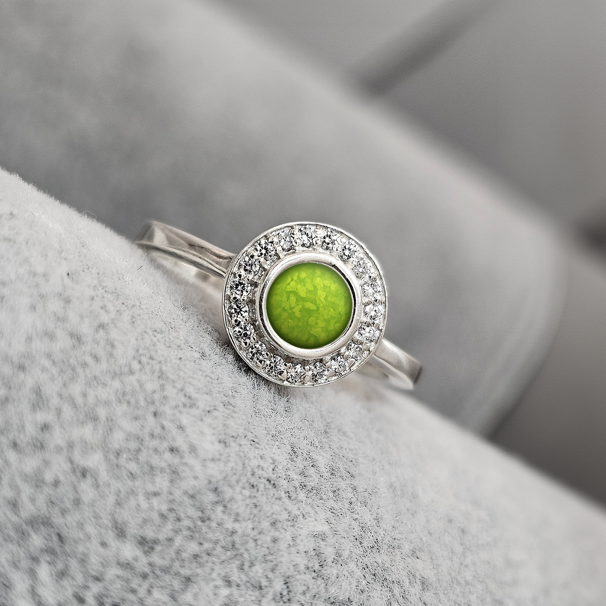 GREEN