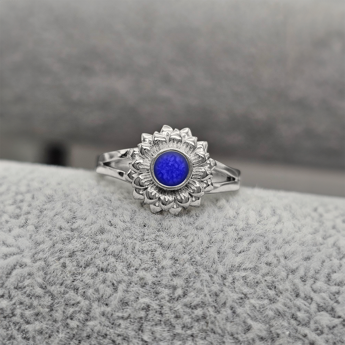 ROYAL BLUE