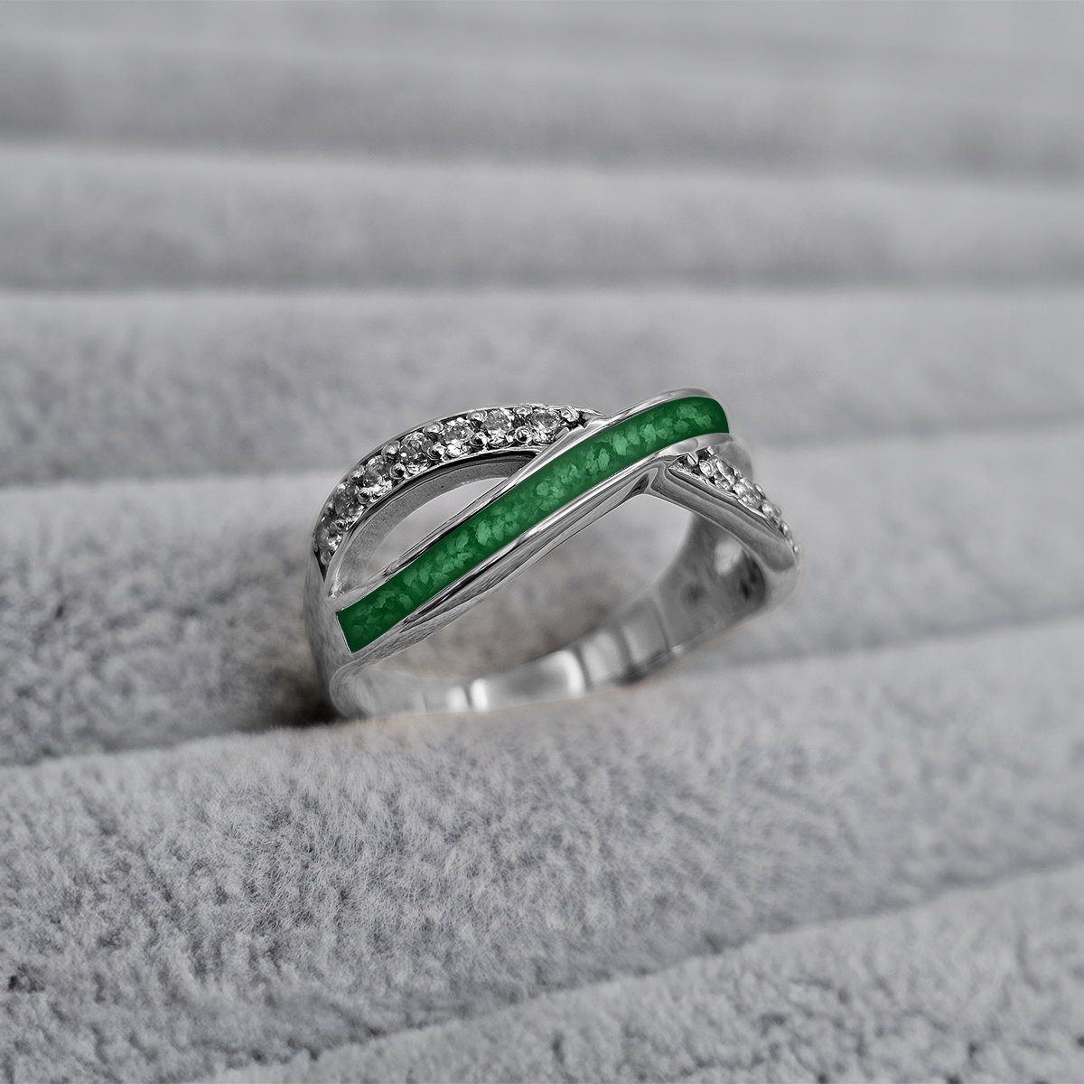 EMERALD GREEN