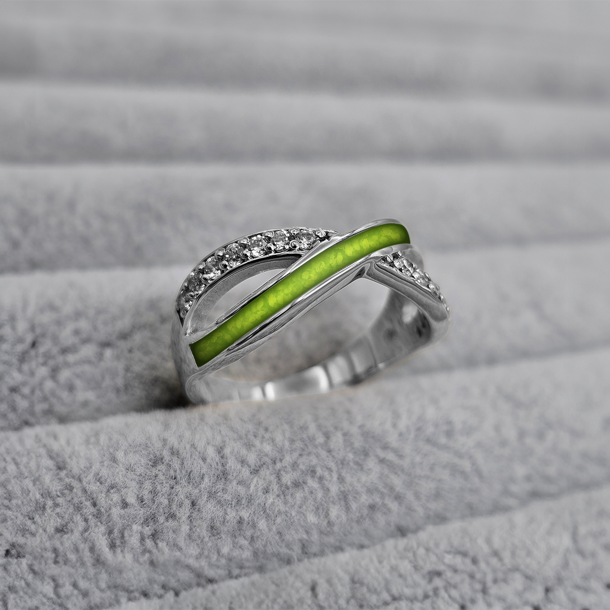 GREEN