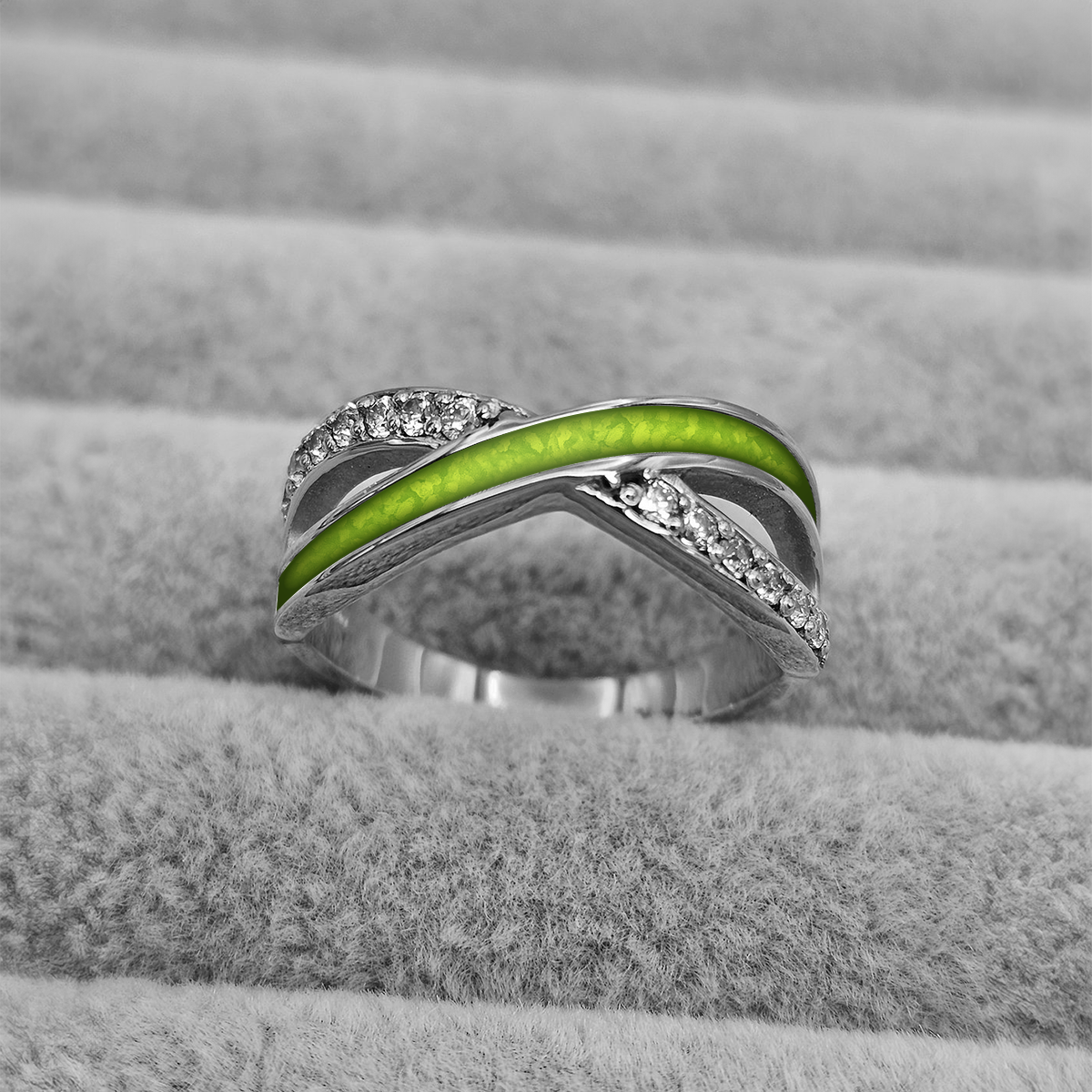 GREEN