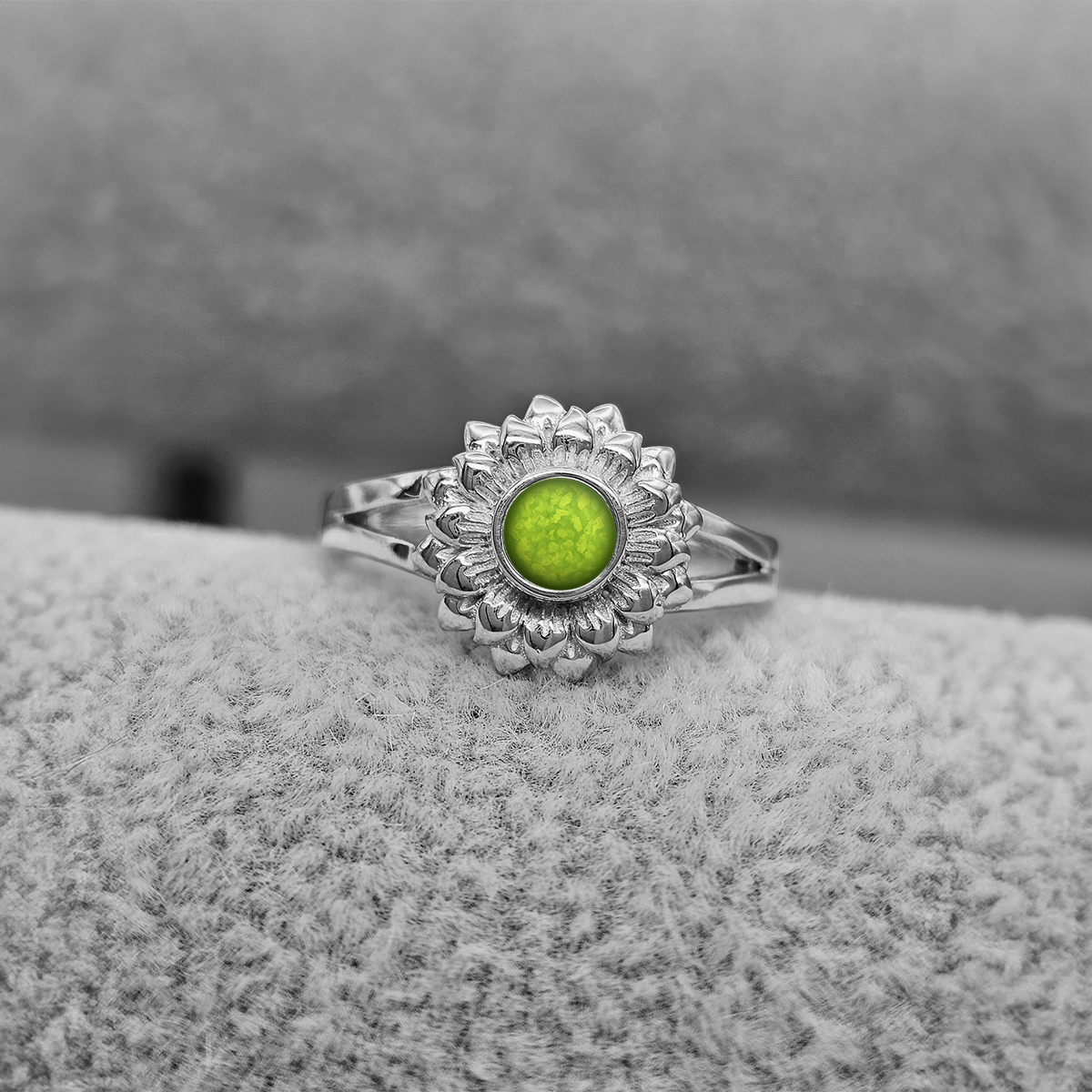 GREEN