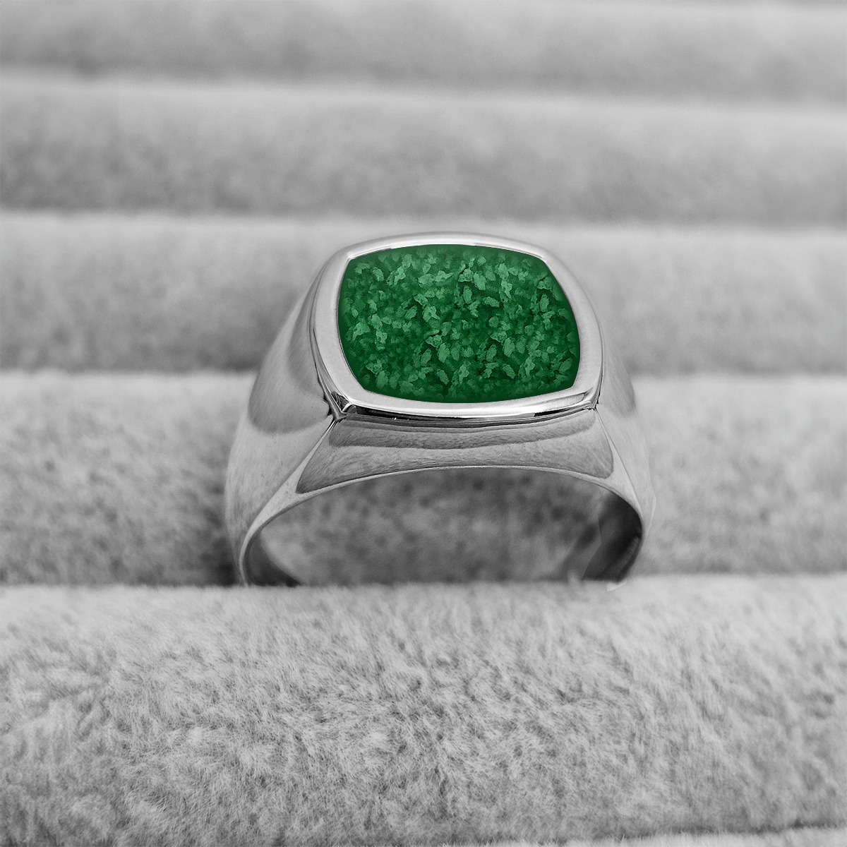 EMERALD GREEN