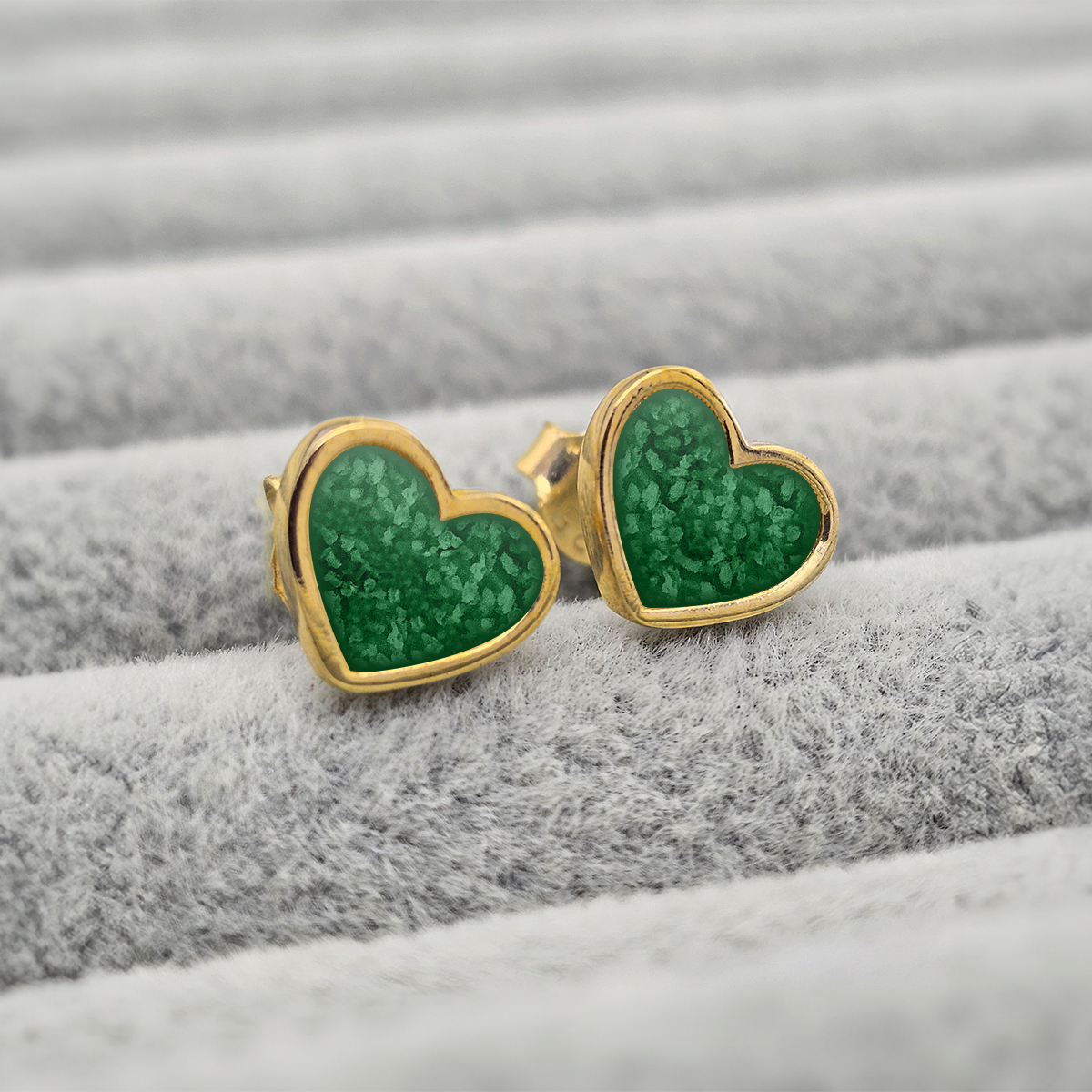 EMERALD GREEN