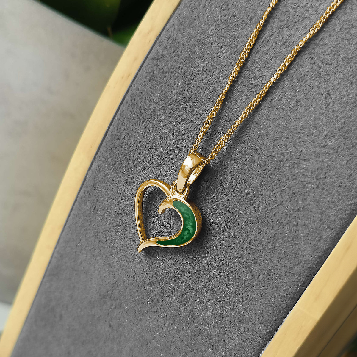 EMERALD GREEN