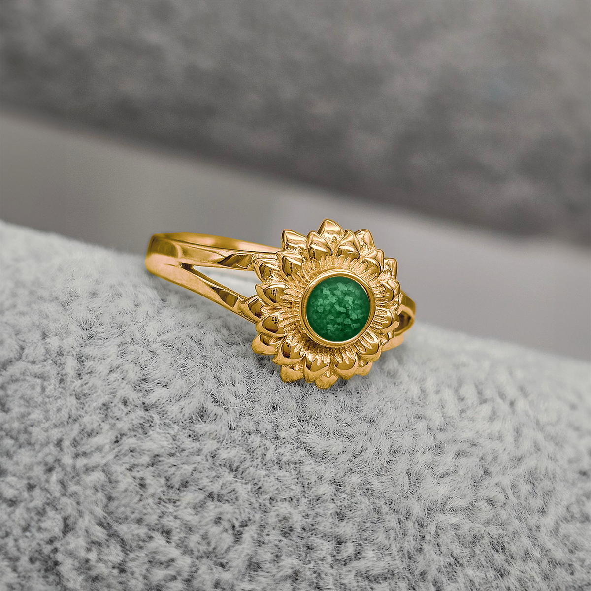 EMERALD GREEN