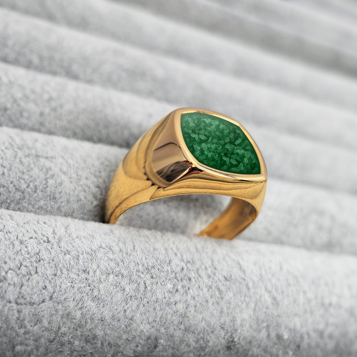 EMERALD GREEN