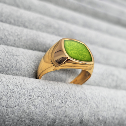 GREEN